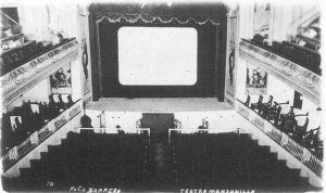 Interior del Teatro Manzanillo en el siglo XX